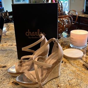 Charles David ADEN WEDGE SANDAL
